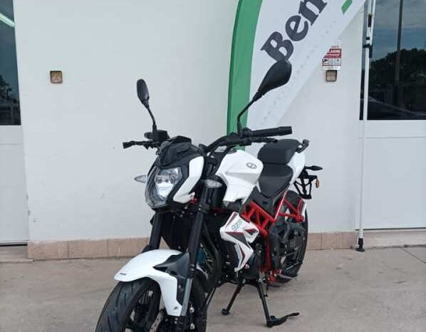 Benelli BN 125 pieno