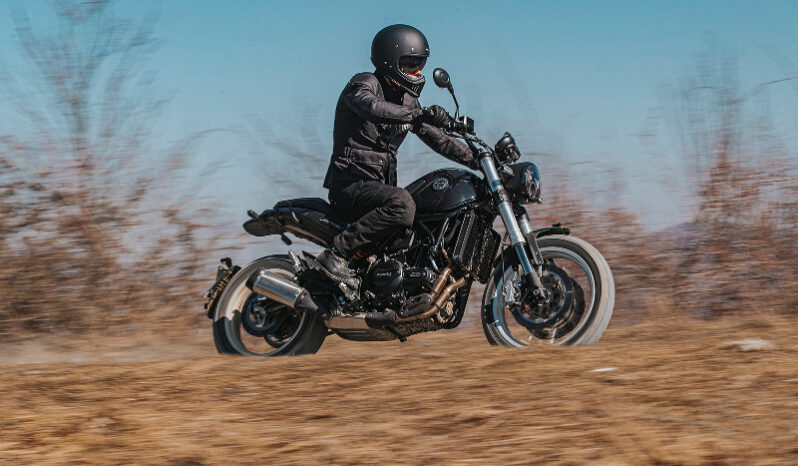 Benelli Leoncino 500 TRAIL pieno