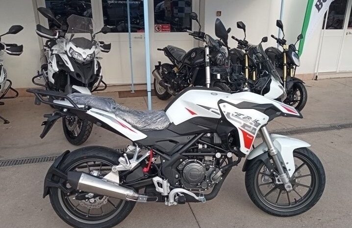 Benelli TRK 251 pieno