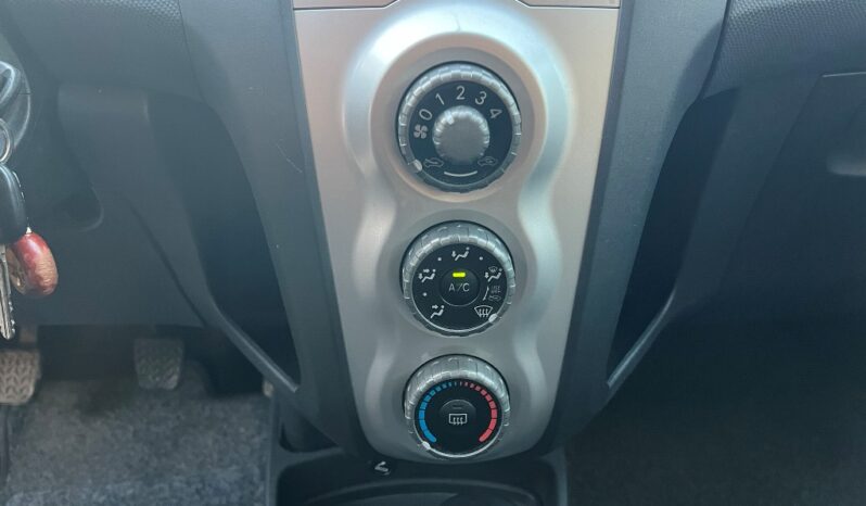 Toyota Yaris 1.0 Active pieno
