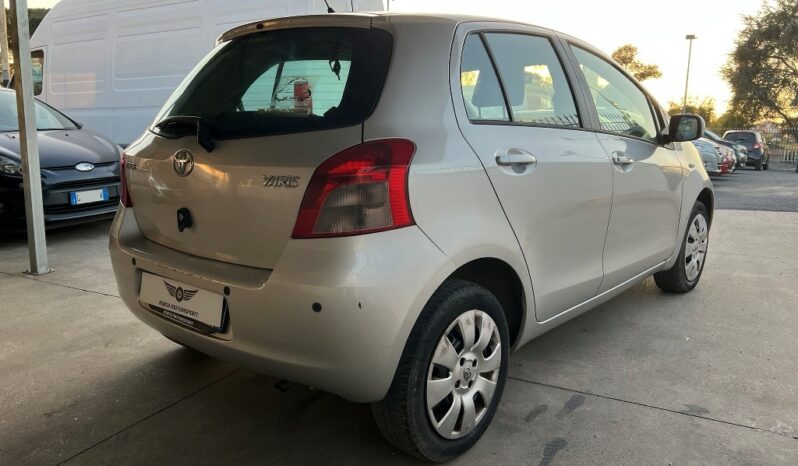 Toyota Yaris 1.0 Active pieno