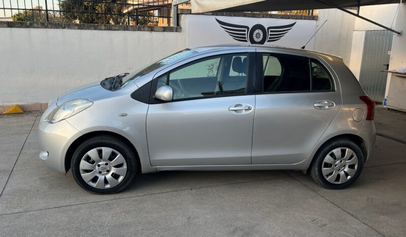 Toyota Yaris 1.0 Active pieno