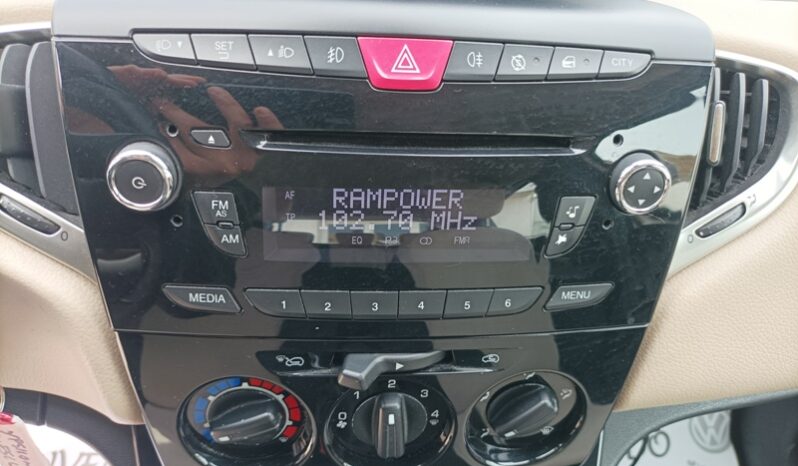 Lancia Ypsilon 1.3 MTJ Gold pieno